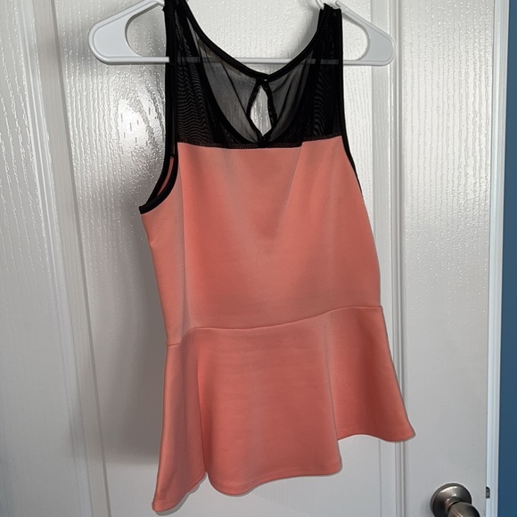 Pink and black strapped blouse - Picture 2 of 2